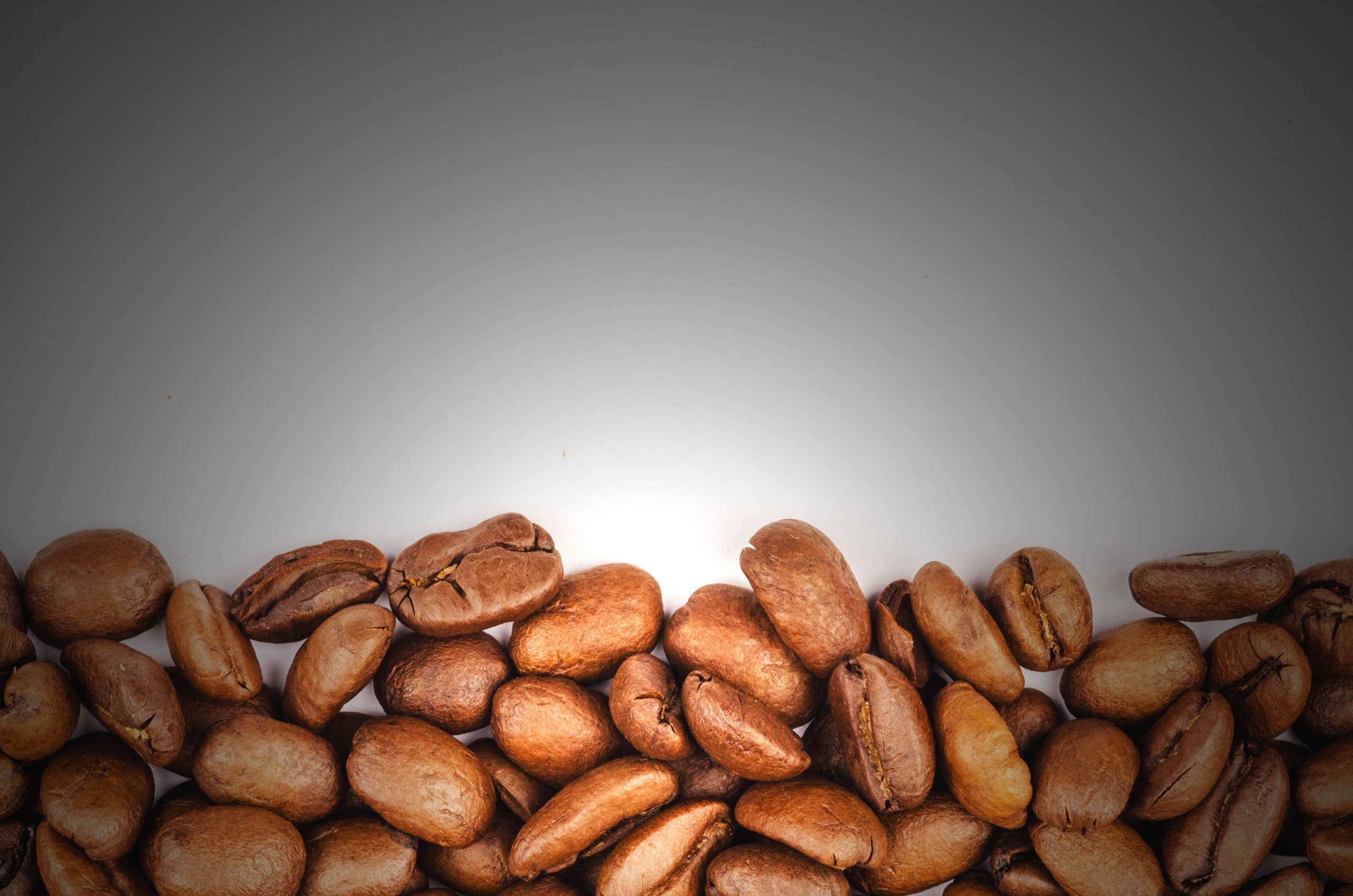 brown-coffee-beans-3(ve chung toi)